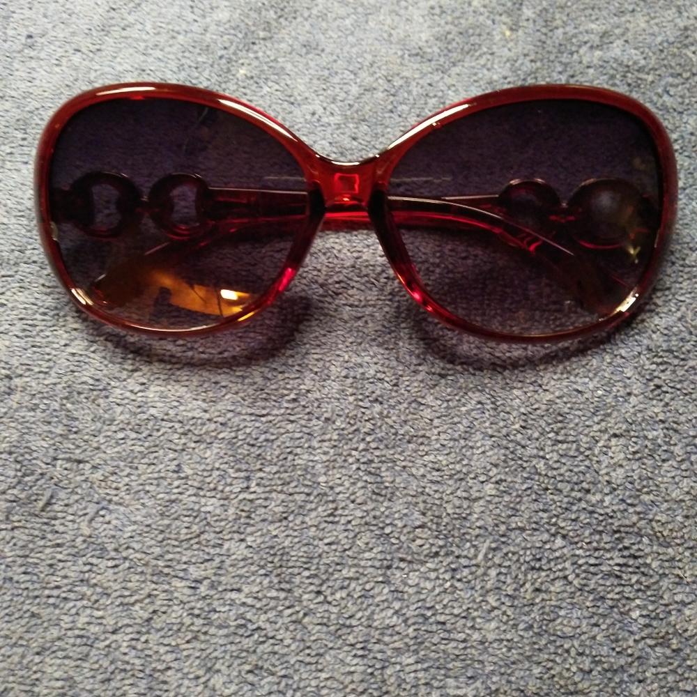New unused beautiful burgundy sunglasses